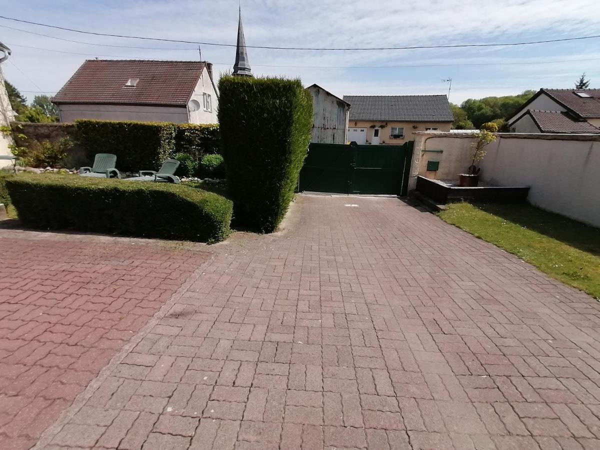 La Cle Des Champs Vila Longueval Exterior foto